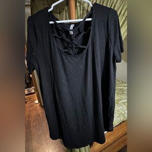 Zenana Outfitters Black Crisscross Short Sleeve Top